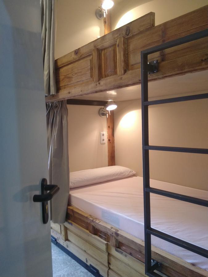 A&B Hostel Principe Pio Madrid Exteriör bild