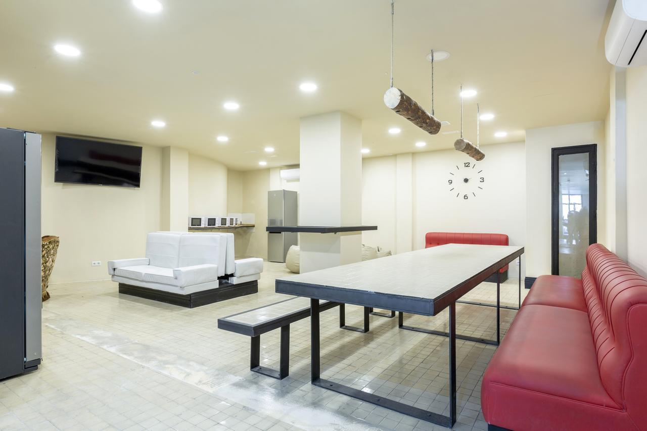 A&B Hostel Principe Pio Madrid Exteriör bild
